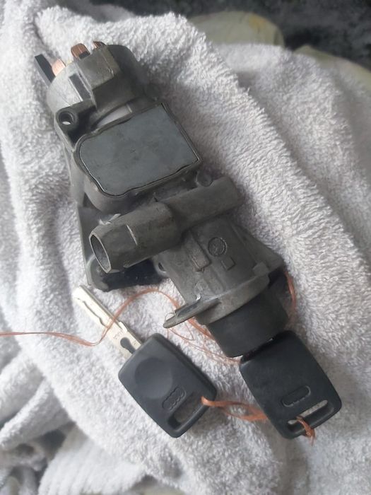 Замок ауди а6 с5