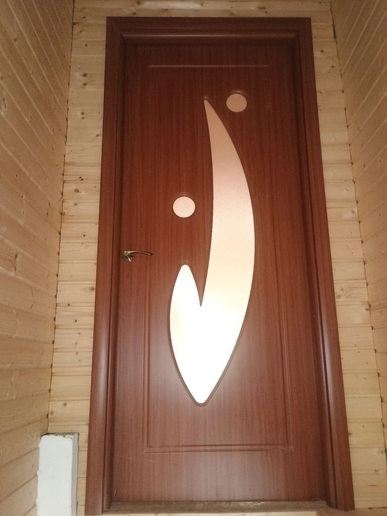 Usi interior, doua modele