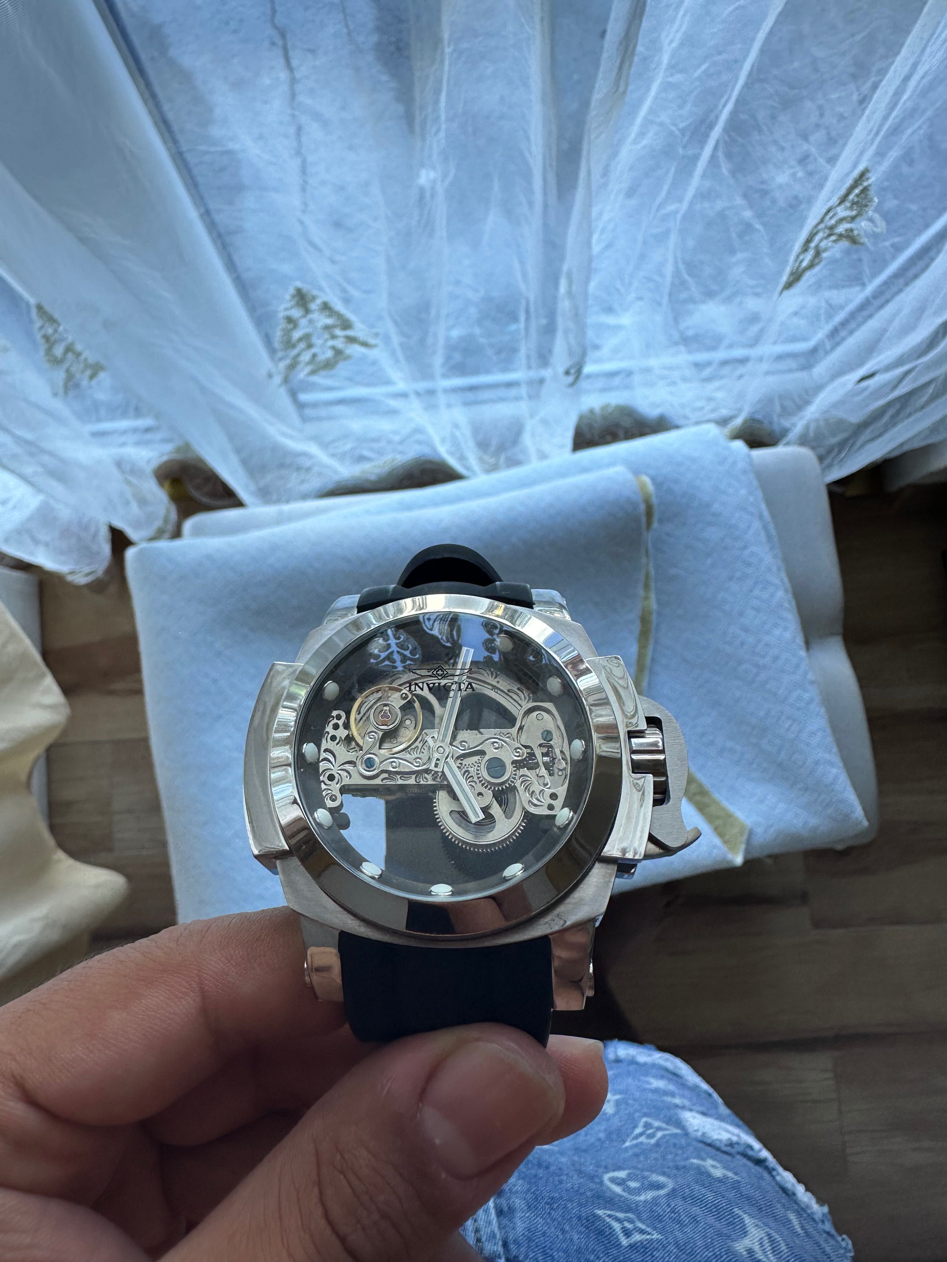 Часовник Invicta