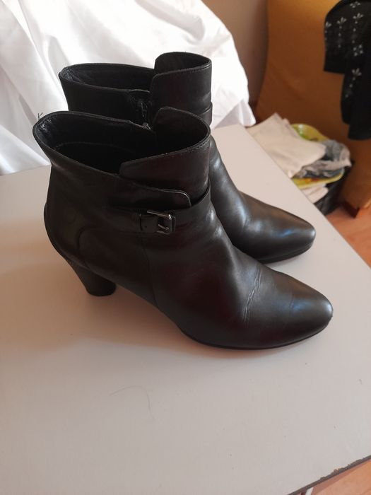Дамски черни боти