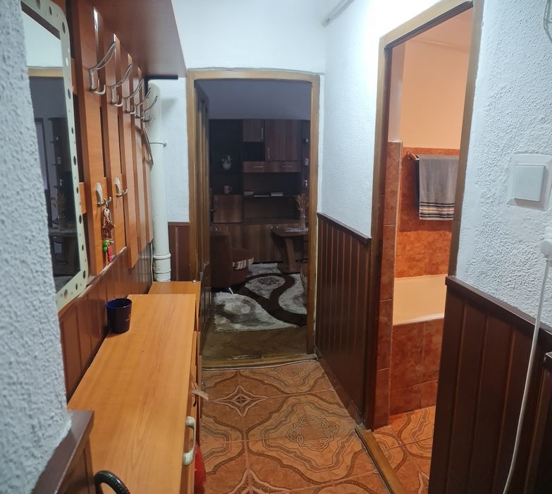 Apartament 3 camere zona 9 mai
