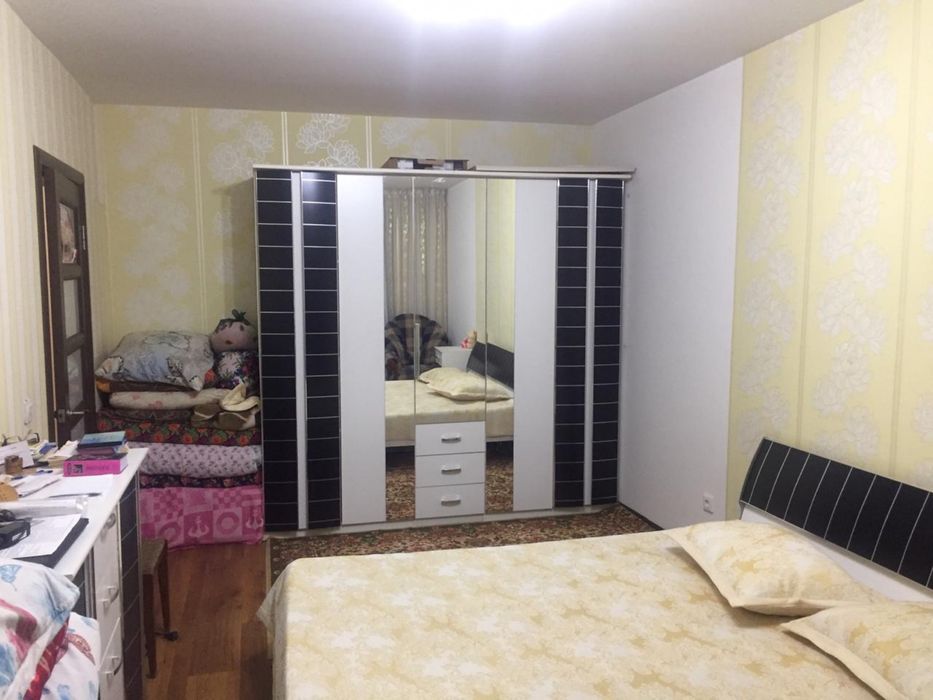 Продам 4-х дверный шкаф для спальни и прихожи