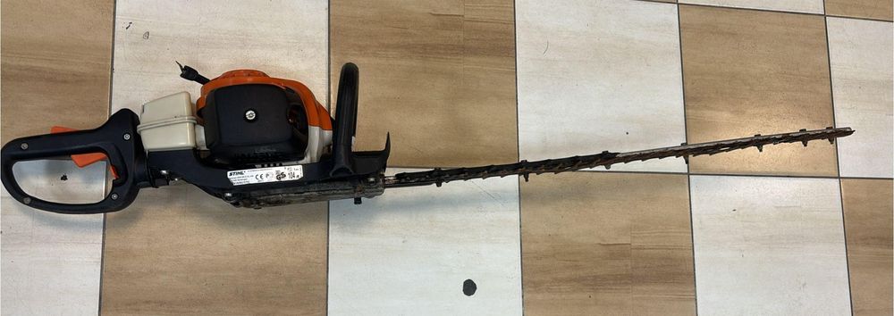 Masina de tuns gard viu STIHL HS 81T -A-