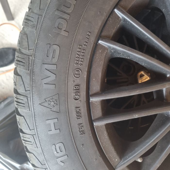 Vând jante aliaj Duster 215/65/16 echipate de iarna