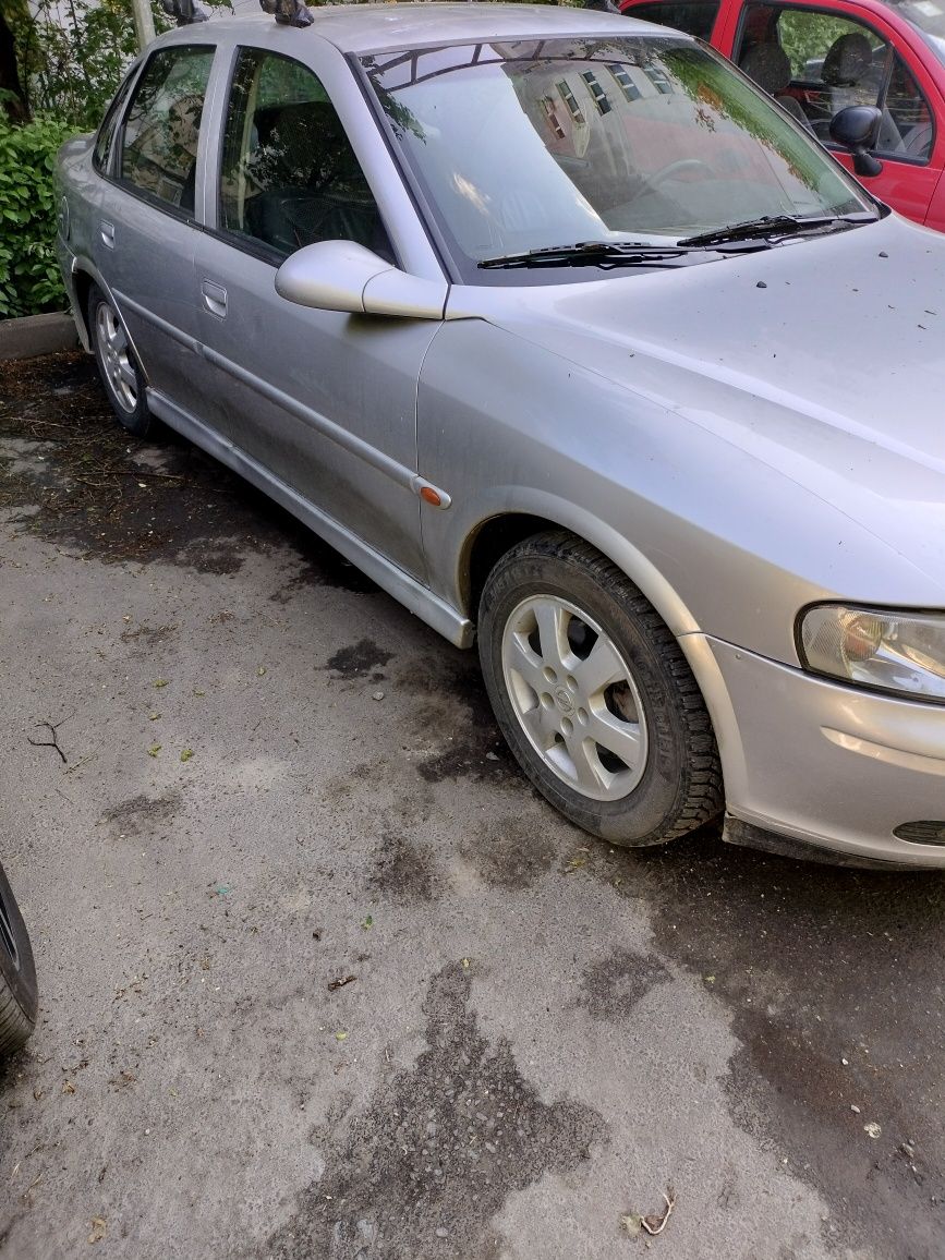 Vând Opel Vectra b2001