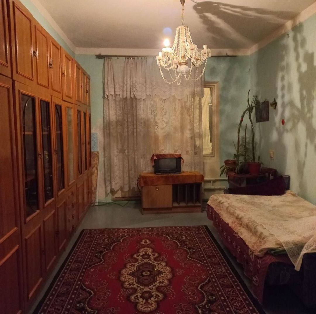 Сергели 4 4хонали квартира сотилади майдони 92