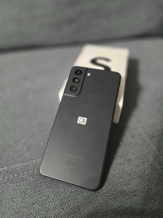 Samsung Galaxy S21 FE, Graphite - Като нов + 7 кейса
