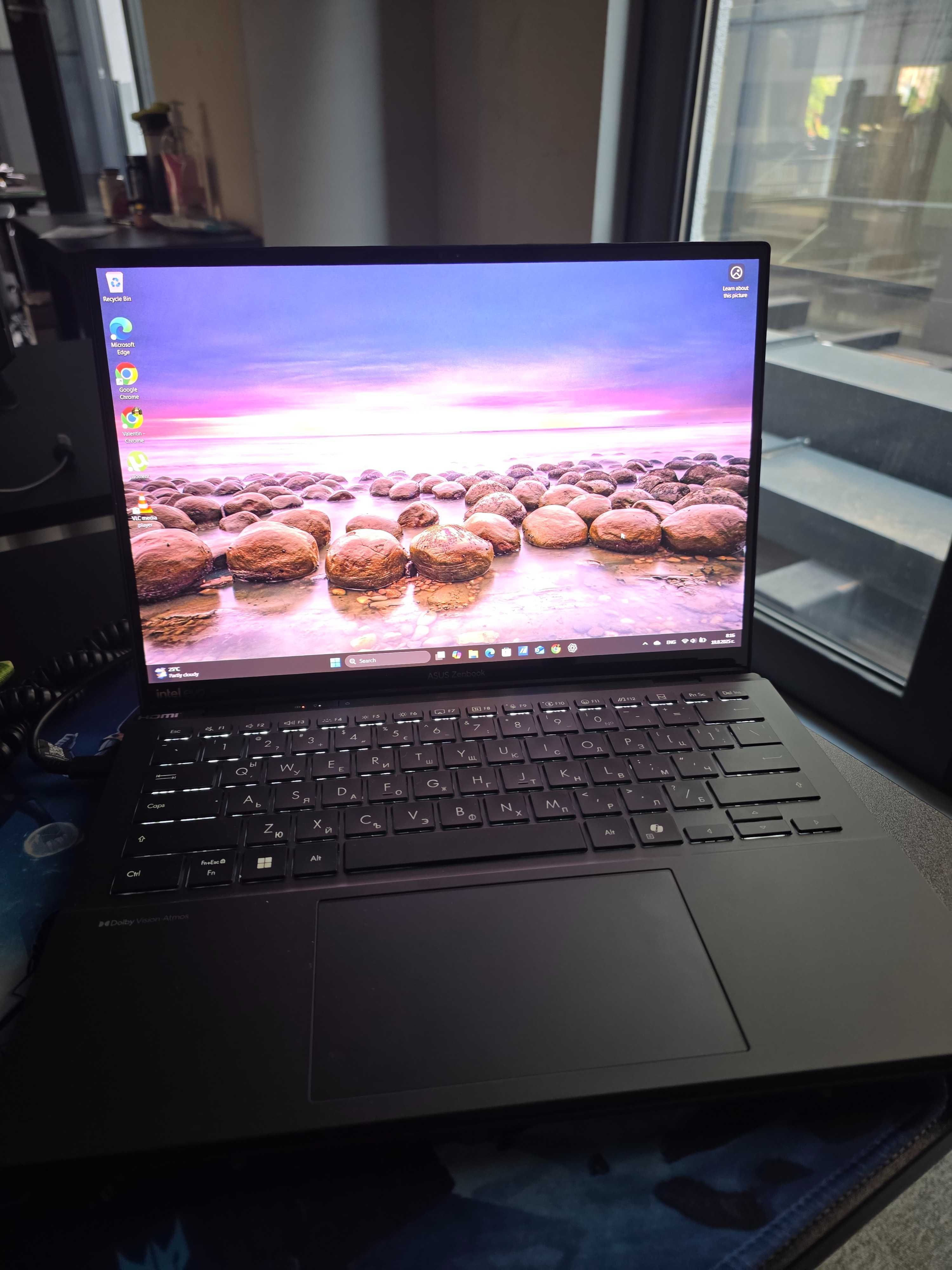 ASUS Zenbook Duo OLED 2025