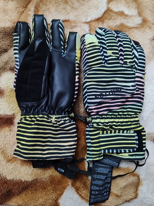 Продам горнолыжные перчатки .