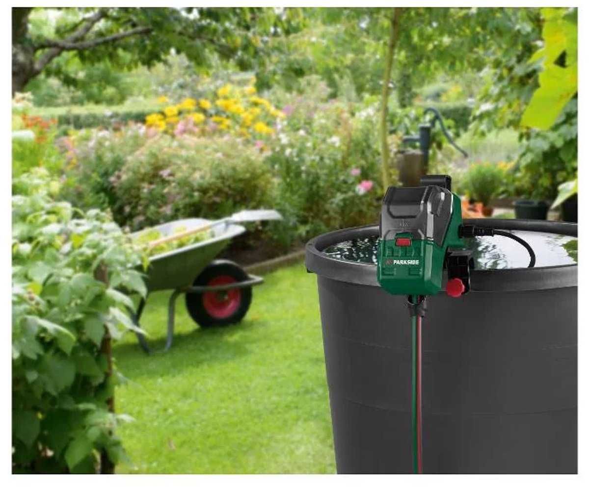 Акумулаторна помпа за дъждовна вода Parkside 12V с батерия и зарядно