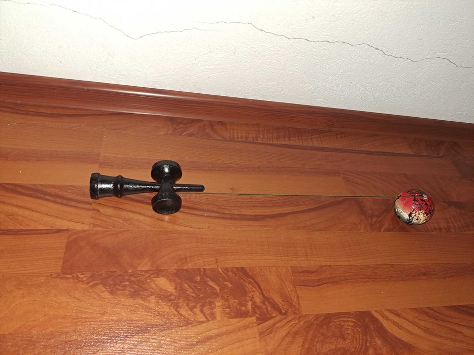 Kendama cu grip/neagra