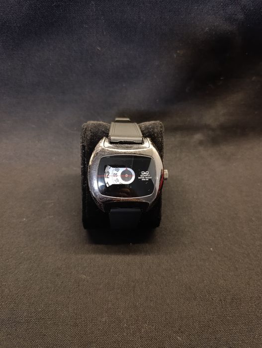 Много рядък часовник Q&Q