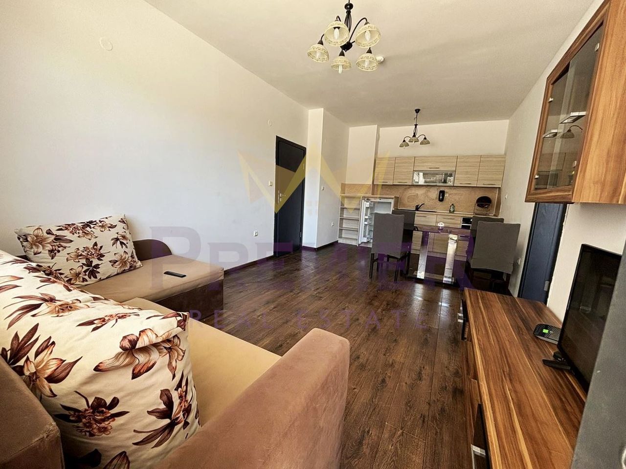 Продава се Тристаен апартамент в к.к. Златни пясъци - 110 кв.м за 1100 €/кв.м - Снимка #1