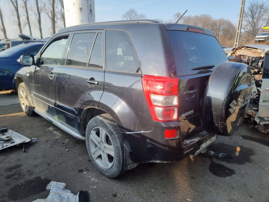 motor fara anexe cutie de viteze viteza 5 trepte cutie transfer grup diferential spate punte jug motor turbina pompa inalta injectie racitor gaze egr clapeta acceleratie rampa injectoare pompa vacuum abs frana tulumba Suzuki Grand Vitara 2, an 2006, 4x4 m