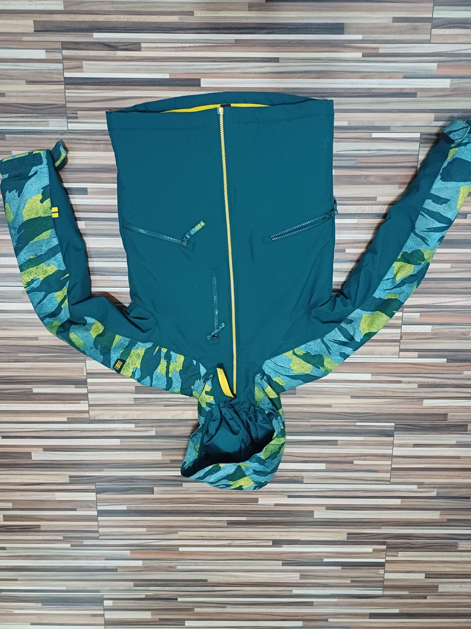 Costum snowboard/ski  O' Neill 152 Cm