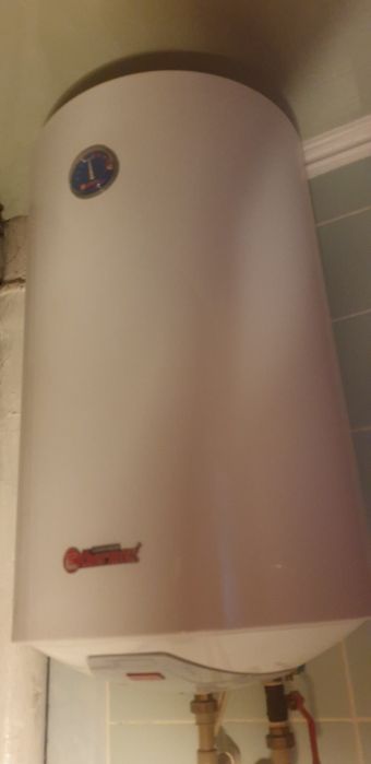 Продам аристон б/у рабочий объем 80 л в отличном состоянии 40 000