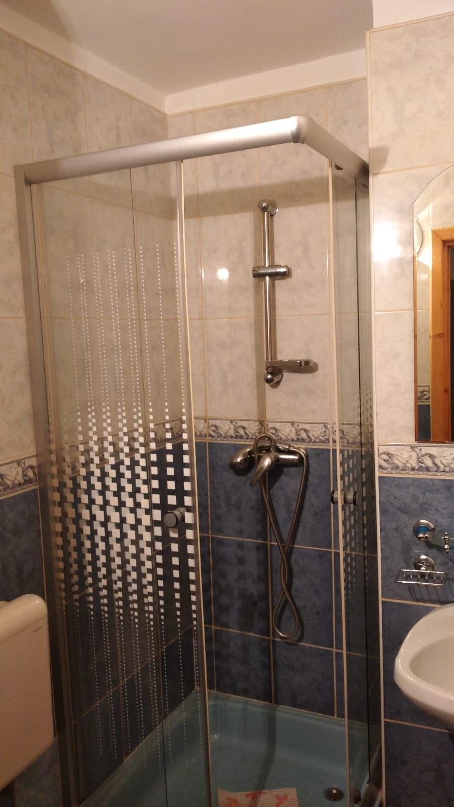 Vand apartament cu 4 camere, str. Macilor nr.11