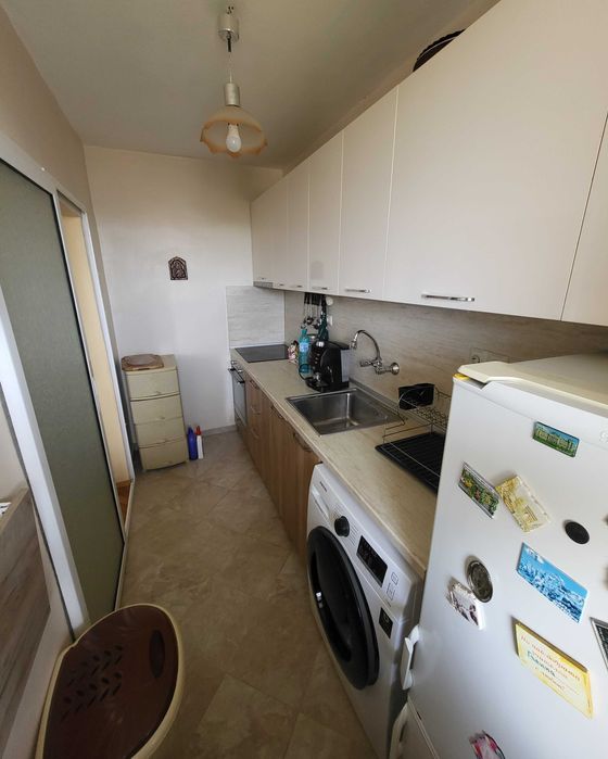 Дава се под наем Тристаен апартамент в Бургас, Център - 80 кв.м за 408 € - Снимка #3