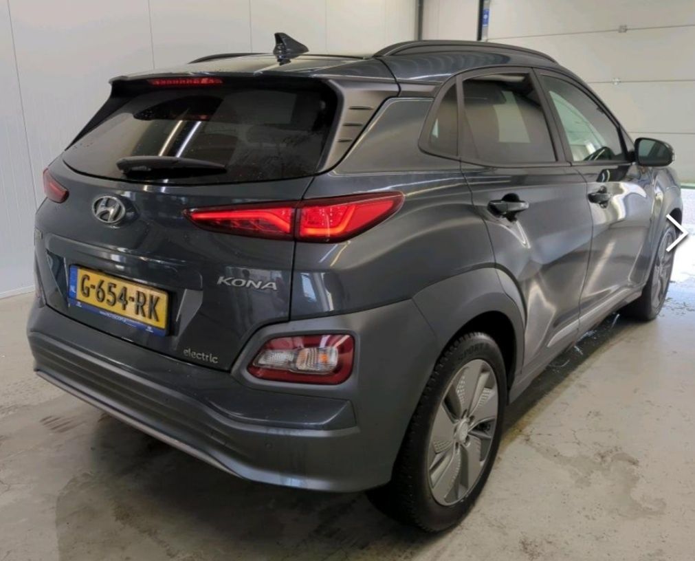 Hyundai Kona Electric Luxury+ trapa, 204cp, baterie 64kw