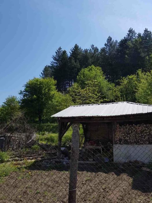 Продавам къща в село Габровица - 69км. от София