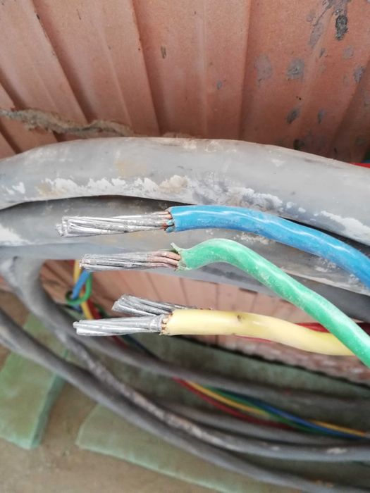 Cablu electric trifazic din cupru 3x25+16