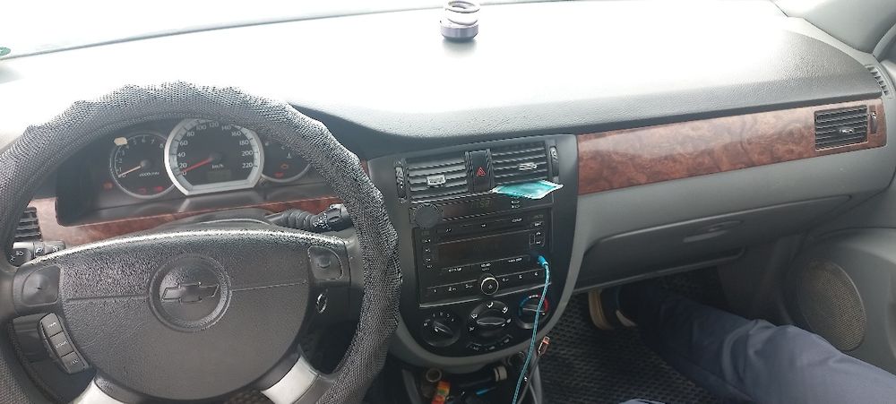 Lasetti 2012 kraska 2 detal 4 pzkalena Metan 4 yumshoq balon 4 yangi .