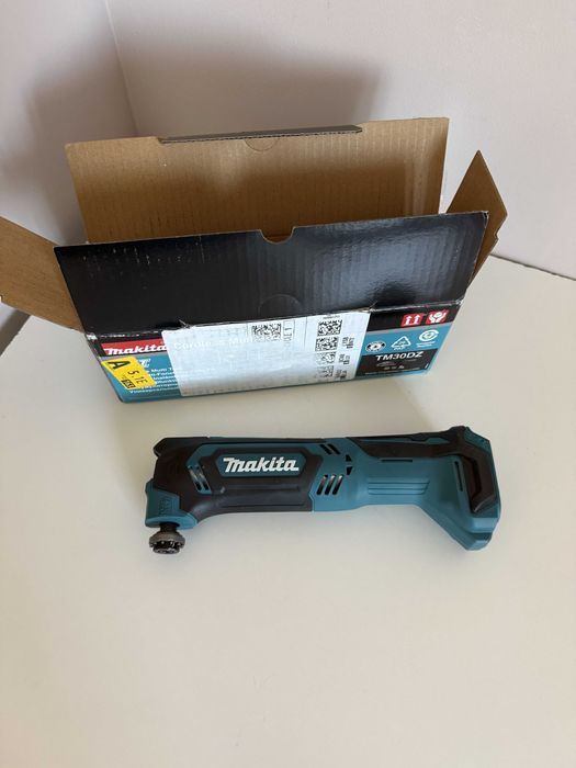 Makita Unealta multifunctionala TM30DZ 12V