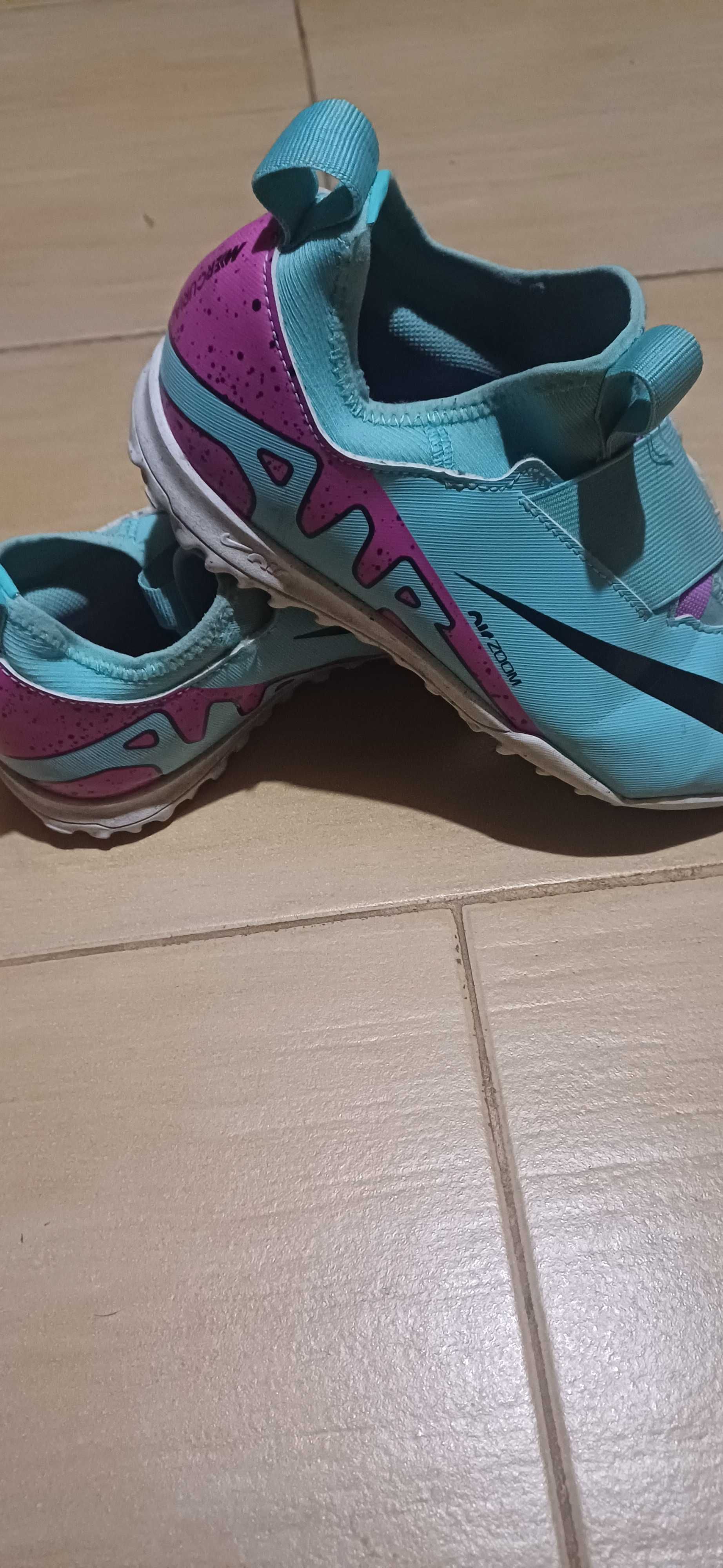 Футболни обувки/Стоножки nike 36.5 и Adidas predator бутонки 36,5