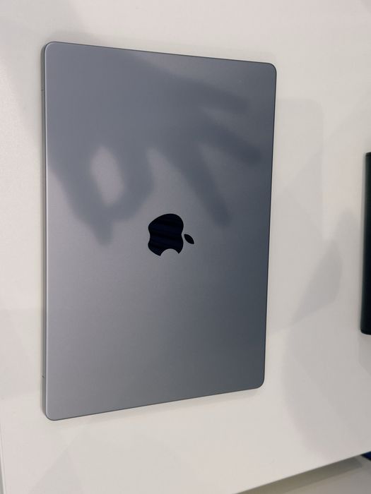 Macbook Pro M3.  14inch.  8/12