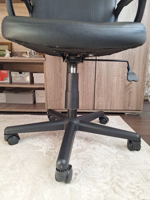 Vând scaun de birou !!