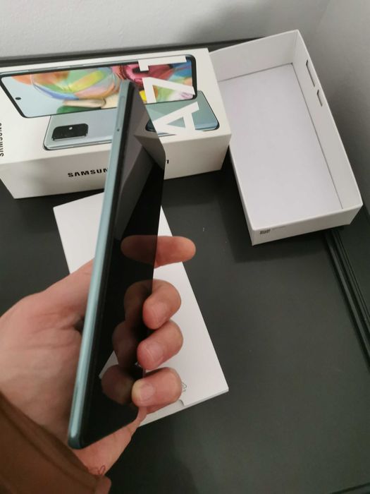 Продавам Samsung Galaxy A71
