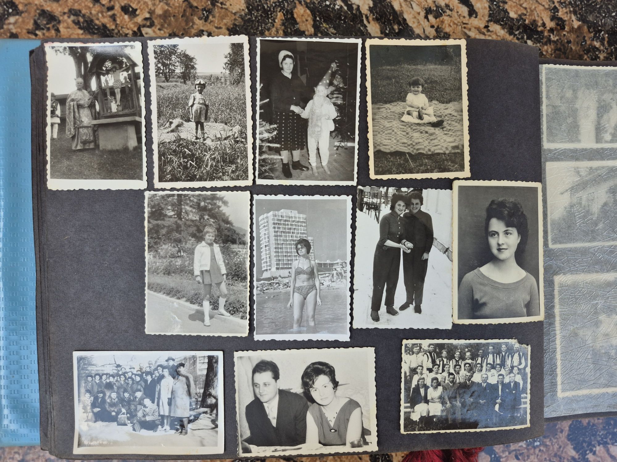 Vând album foto familie,Auto, perioada comunista, România Socialista