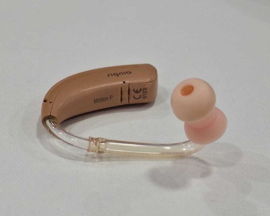 Слуховой аппарат "Signia" немецкой компании "SIEMENS" AG