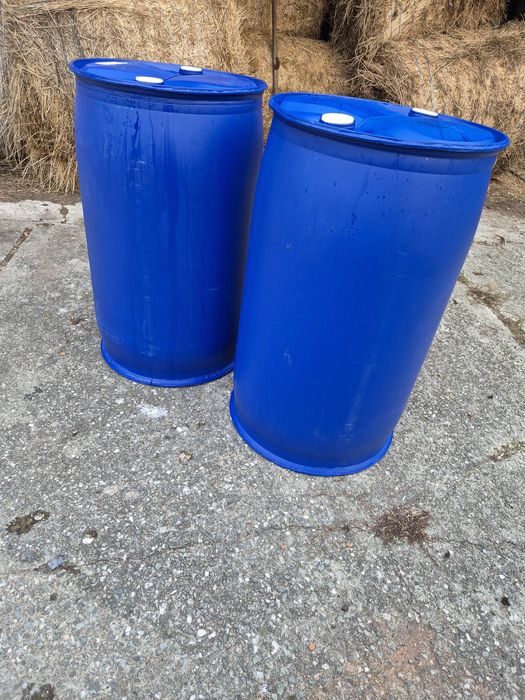 Vând butoaie de plastic