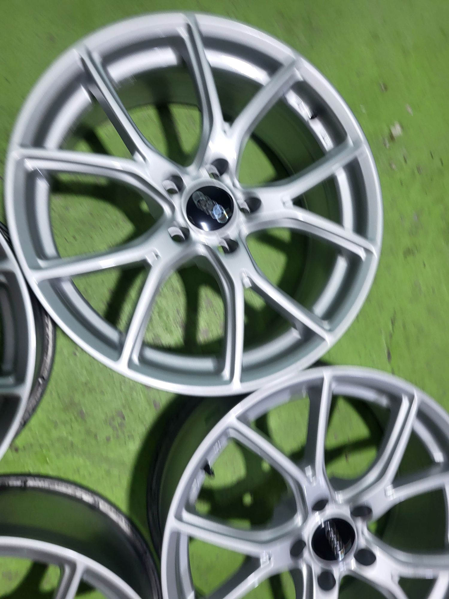 18 5x112 Audi A3 A4 A6 Vw Passat Touran Caddy Arteon Skoda 5х112