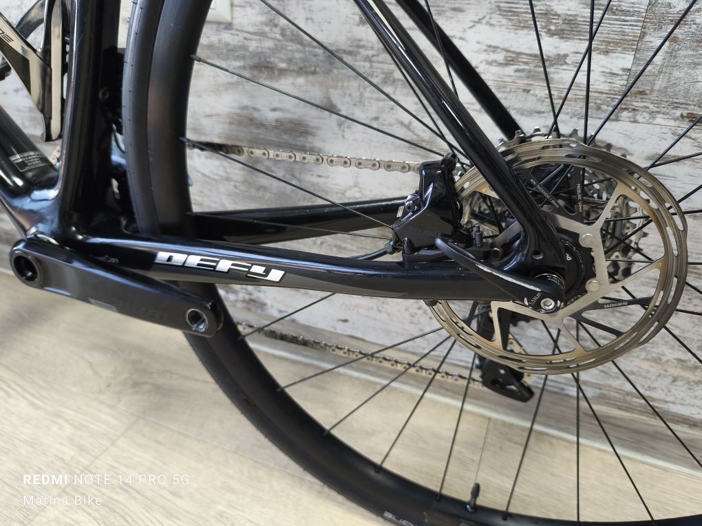 Карбонов шосеен велосипед Giant Defy Pro 0 Disc SRAM Rival AxS Syncros