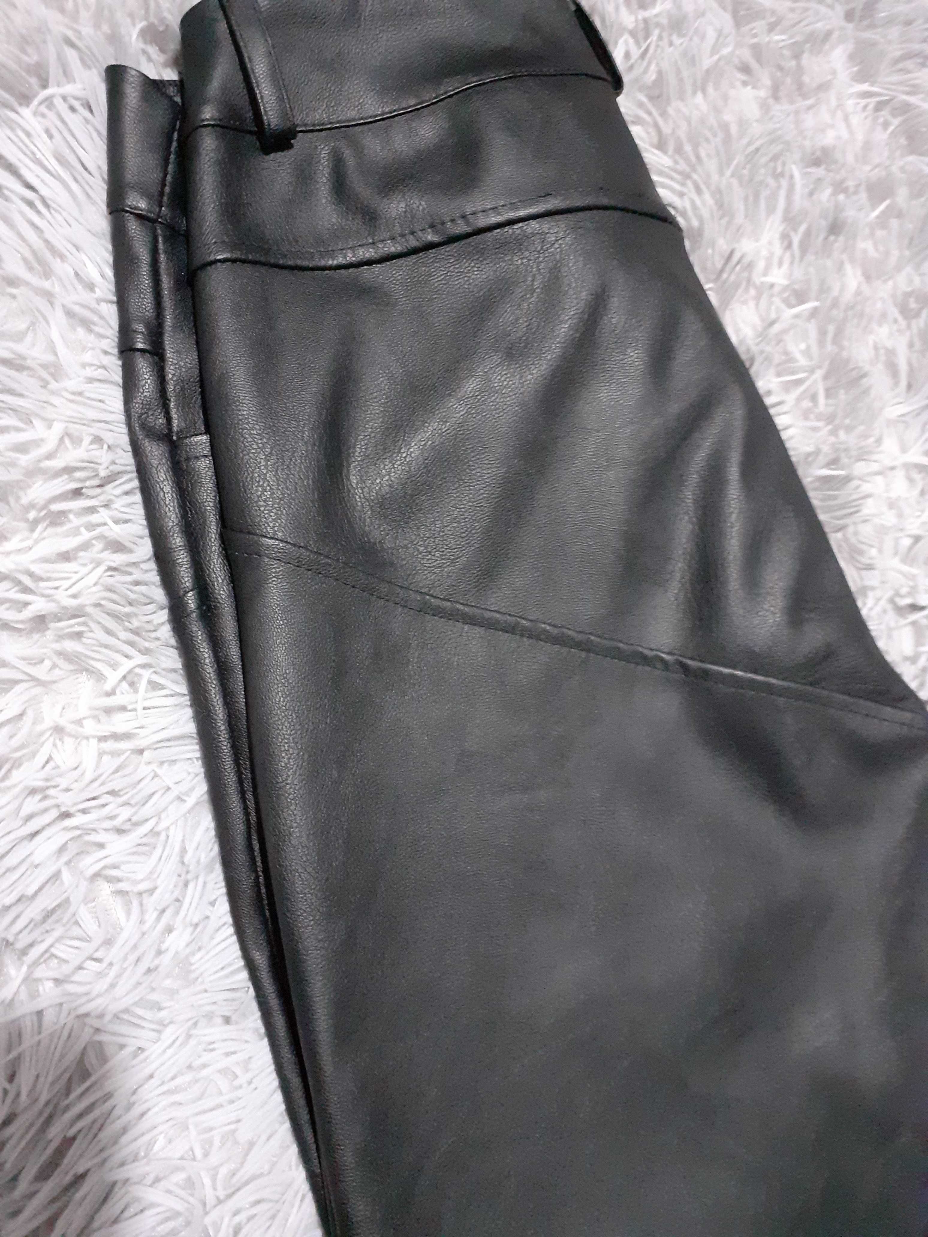 Pantaloni noi, piele eco, usor  elastici