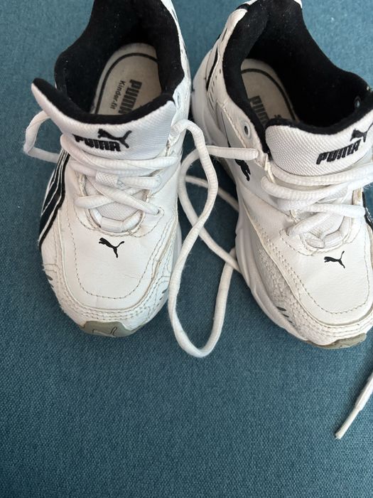 Adidasi baieti din piele