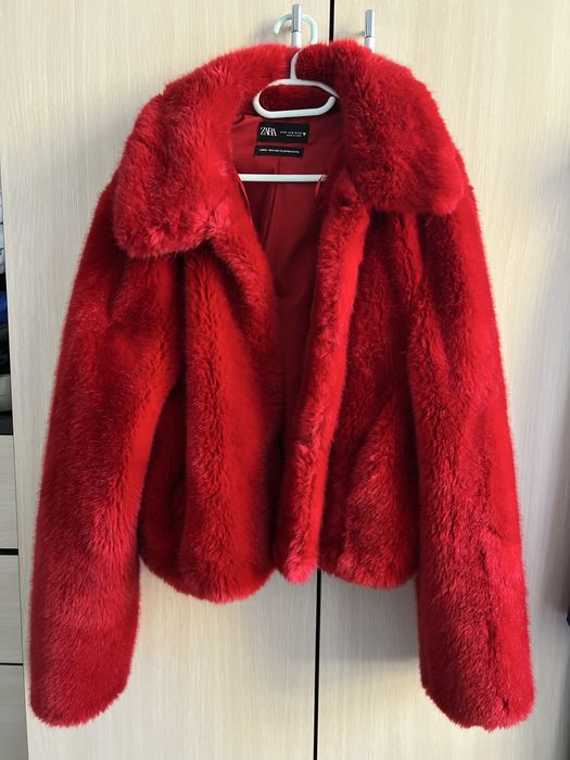 късо палто Zara.