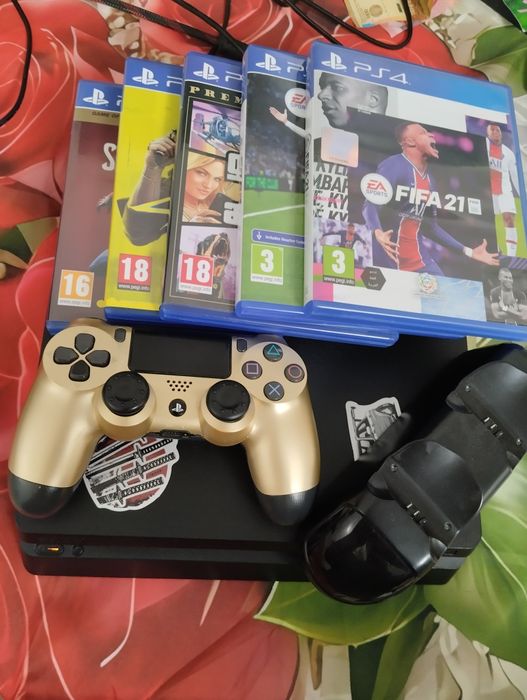 Продаю пс4/ps4 slim,