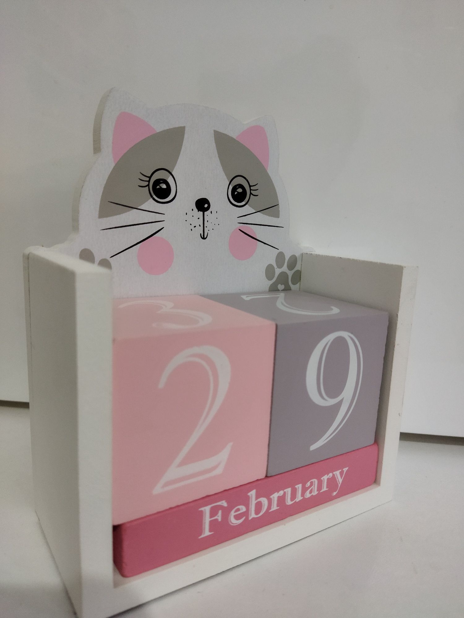 Calendar nou din lemn cu uri model pisica Montessori
