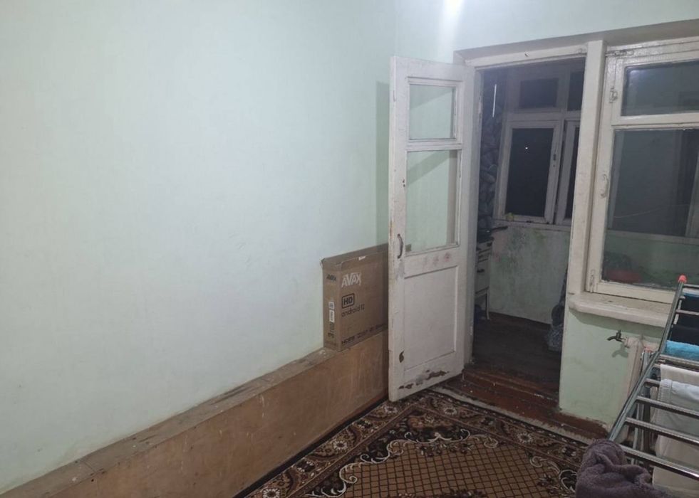 Срочно! Квартира на Саракулька 1/4/4 общ пл 28м,балкон 1,2*3