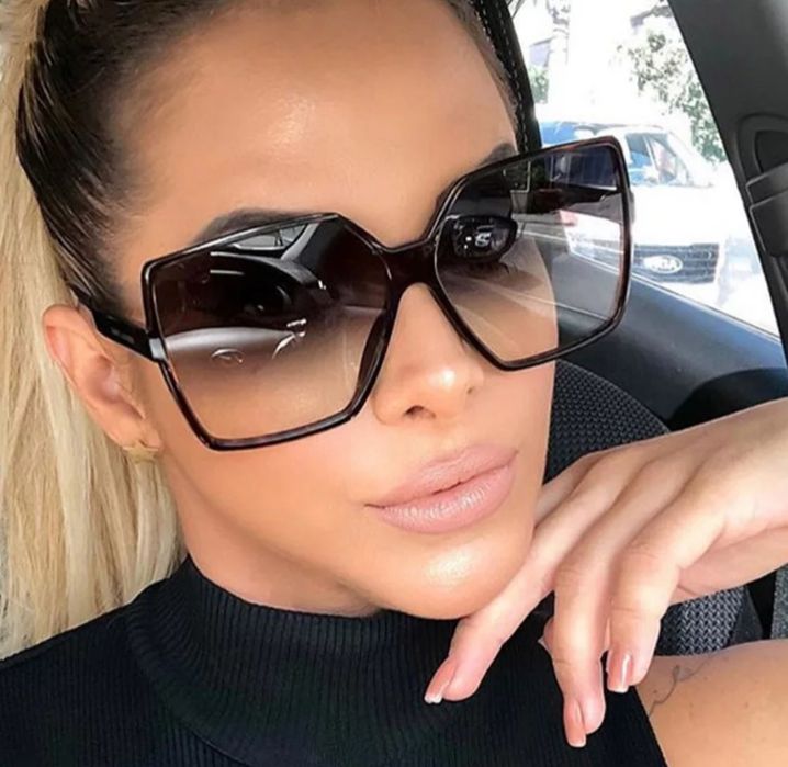 Ochelari oversize superbi !