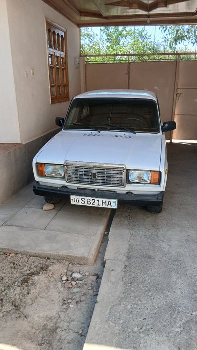 Vaz 2107 sotiladi