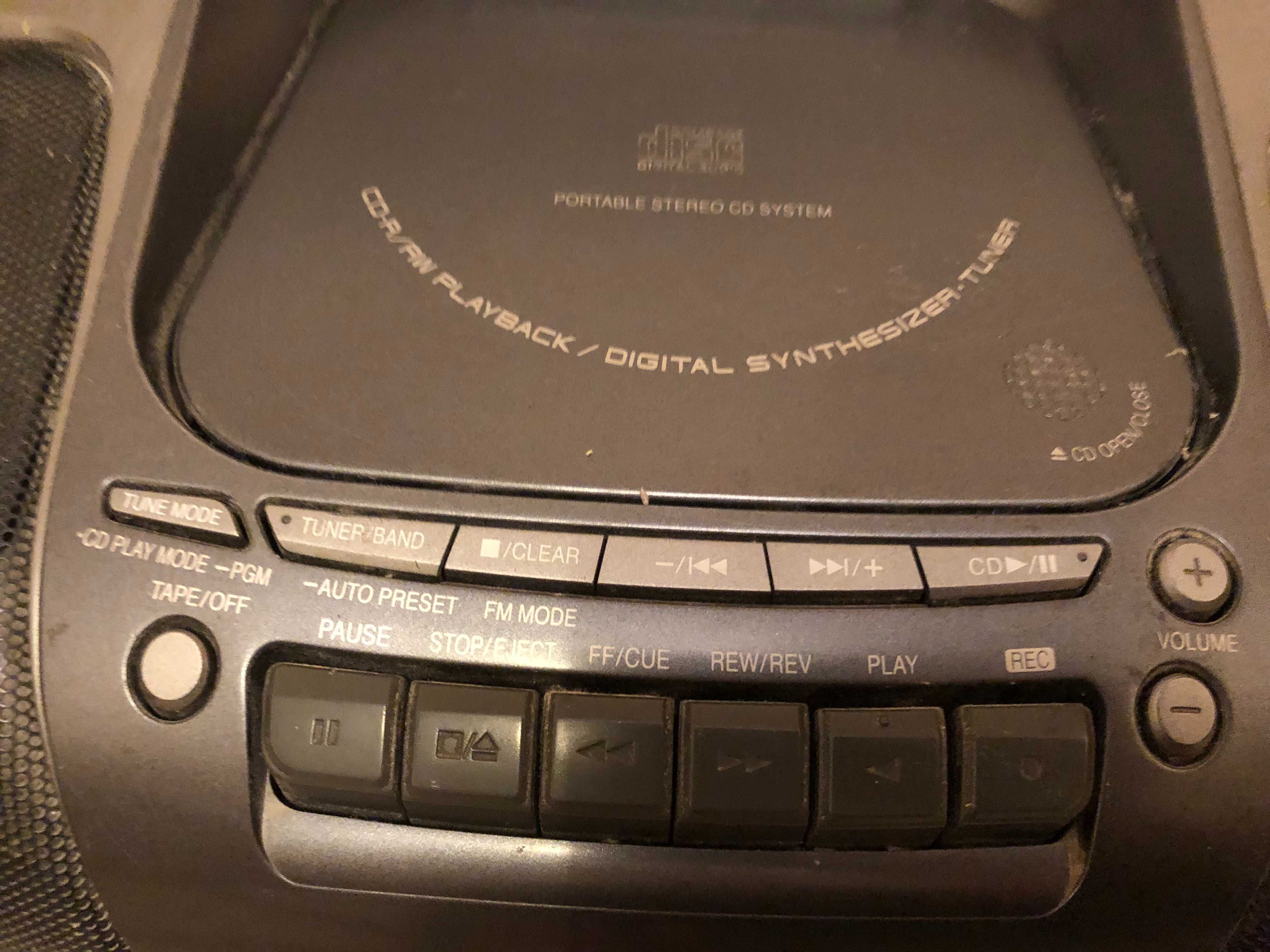 Panasonic RX-D26 Портативна CD стерео система с касетофон и радио