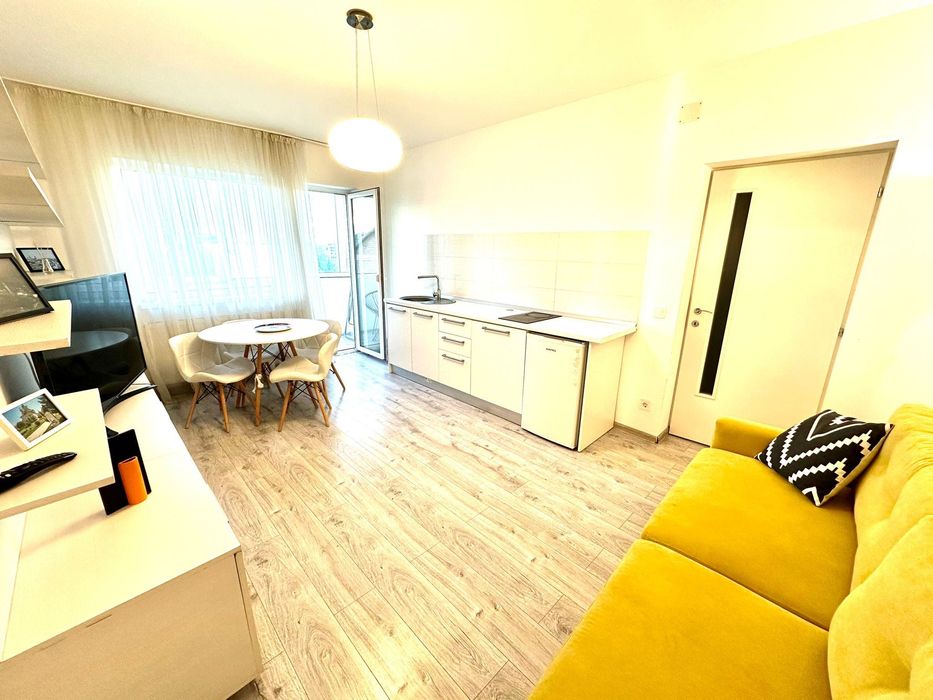 Regim hotelier.Ap.3 camere decomandat.B-dul TRANSILVANIEI Cof.Corina