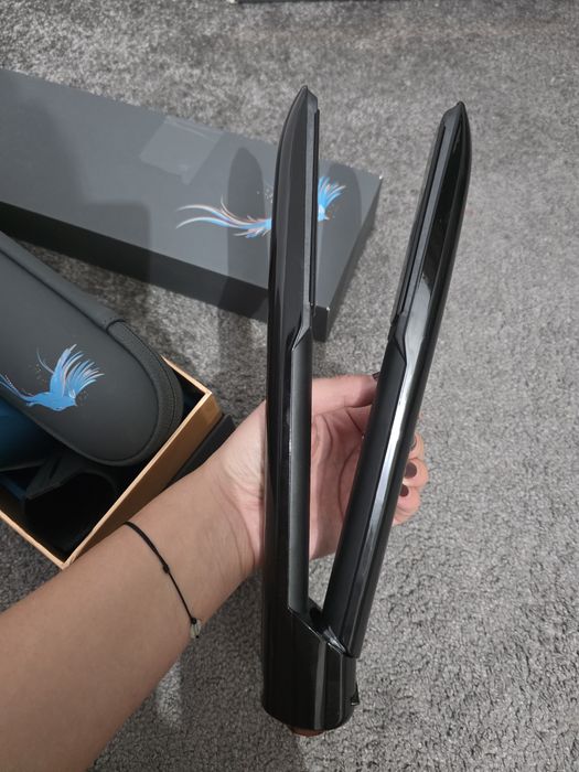 Vând placa de intins parul babyliss 9000RU, folosita putin