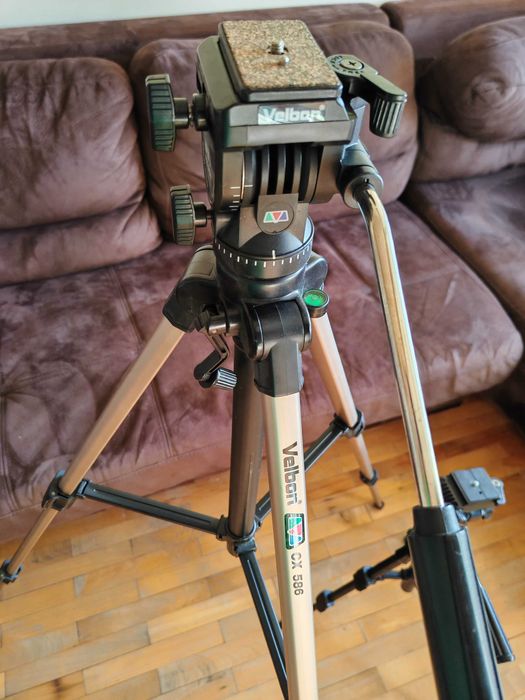Продавам 2бр малко използвани статива Velbon CX 586 и CX mini