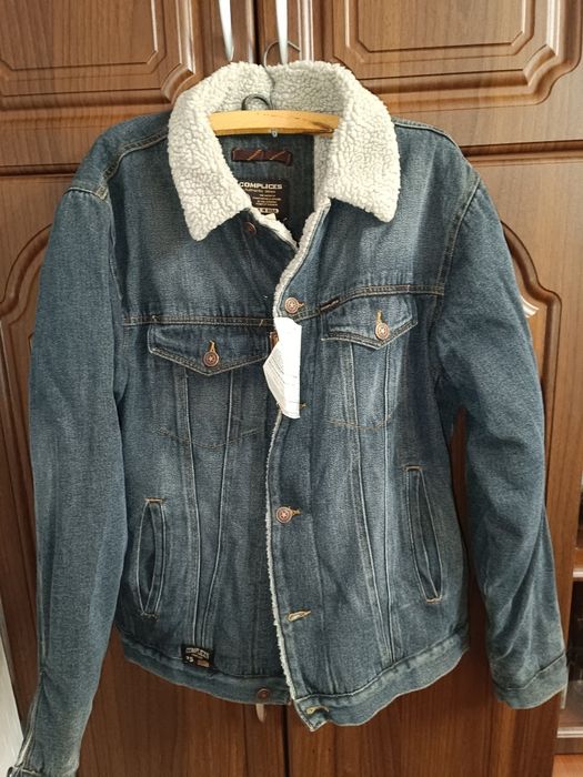 Vând geaca blugi îmblănită