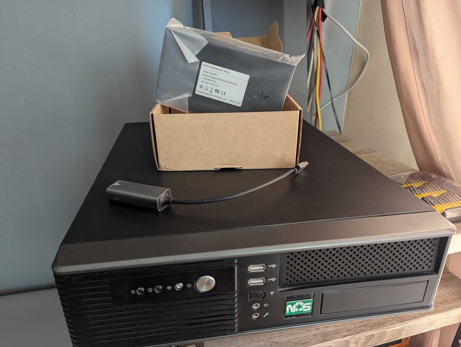 Sistem stocare in retea/NAS 24Tb(3X8Tb WD RED)+ Switch 2.5Gb